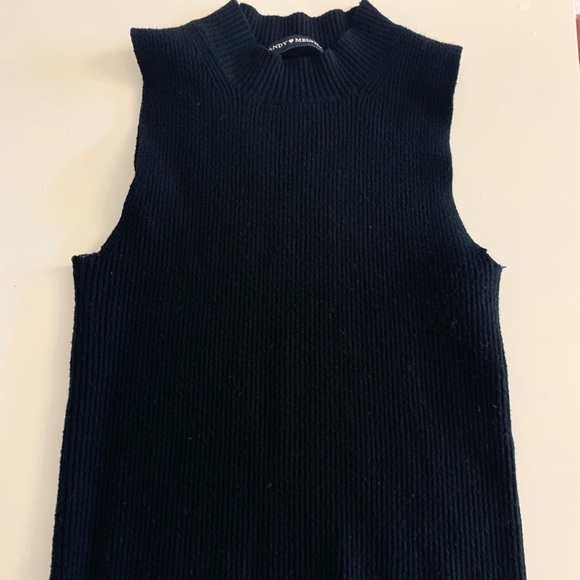 BRANDY MELVILLE TANK (RARE)⚡️💜🤩 - Picture 2 of 3